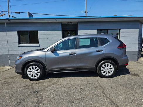 Used 2018 Nissan Rogue S image 3