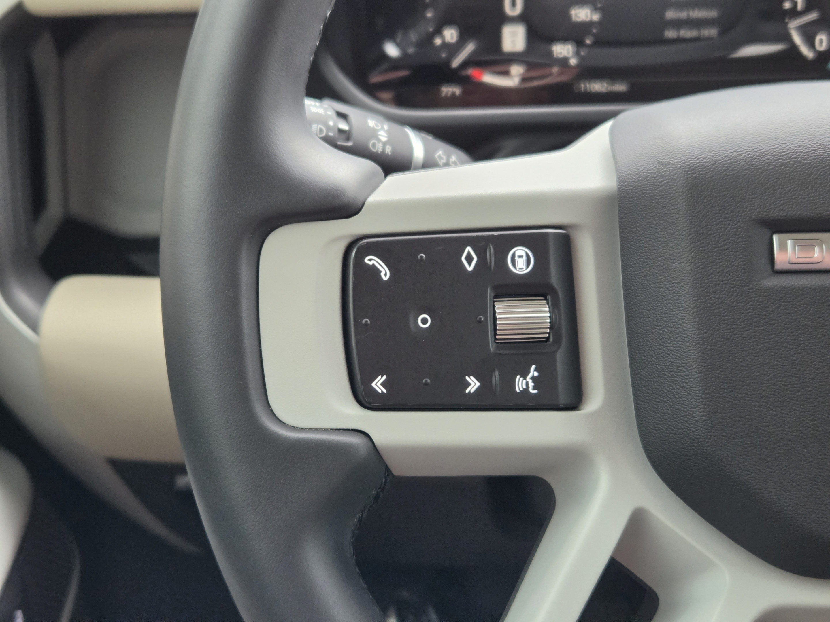Certified 2024 Land Rover Defender 110 S AWD/4WD image 25