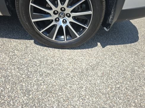 Used 2017 Toyota Highlander SE AWD/4WD image 34