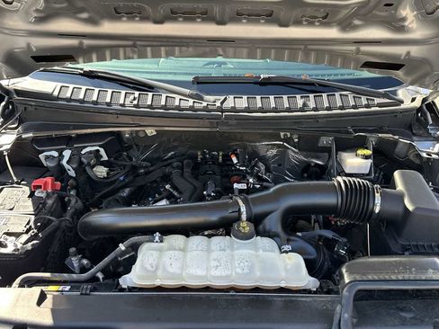 Used 2024 Ford Expedition Limited image 13