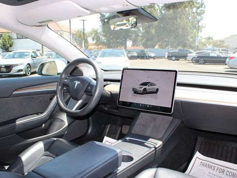 Used 2022 Tesla Model 3 Long Range AWD/4WD image 16