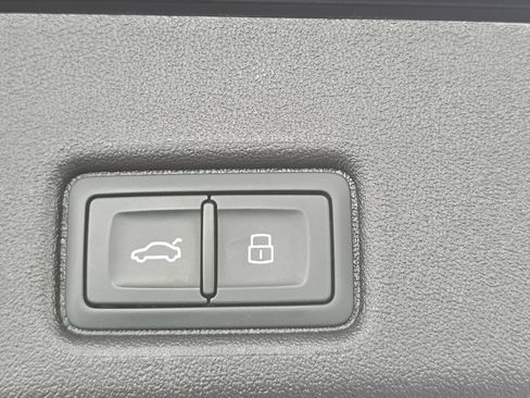 Certified 2025 Audi Q5 Premium w/ Convenience Package AWD/4WD image 24