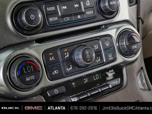 Used 2016 Chevrolet Suburban LT RWD image 17