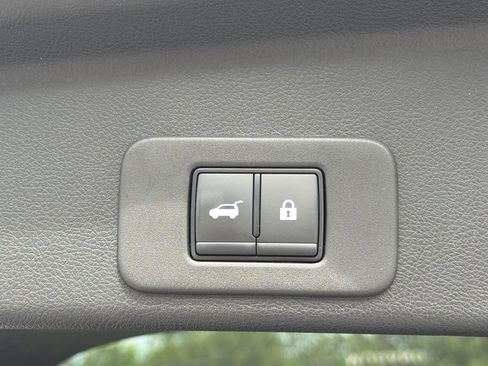 Certified 2025 Nissan Murano SV FWD image 25