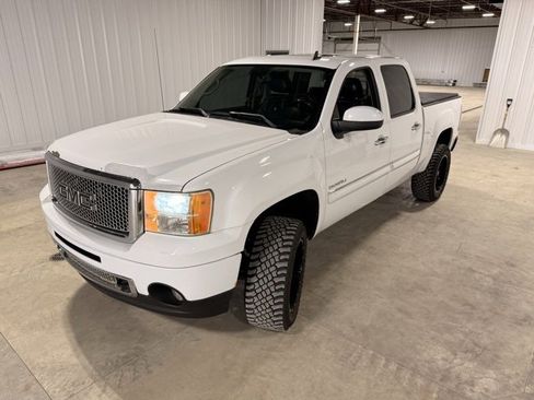 Used 2010 GMC Sierra 1500 Denali image 37