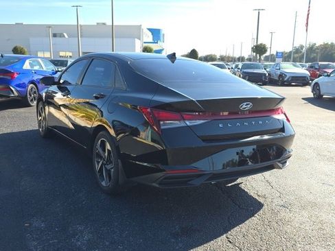 Certified 2023 Hyundai Elantra SEL w/ Convenience Package image 3