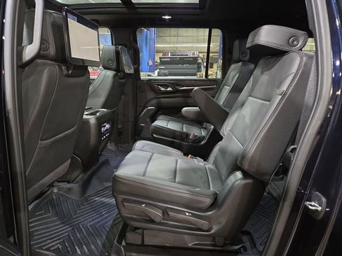 Used 2024 GMC Yukon XL Denali w/ Advanced Technology Package image 34