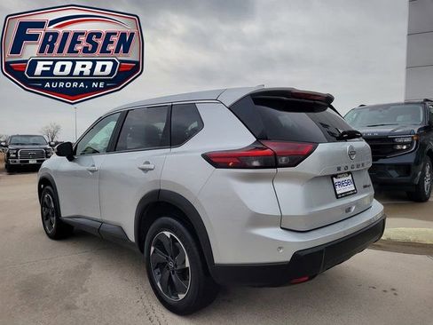 Used 2024 Nissan Rogue SV AWD/4WD image 6