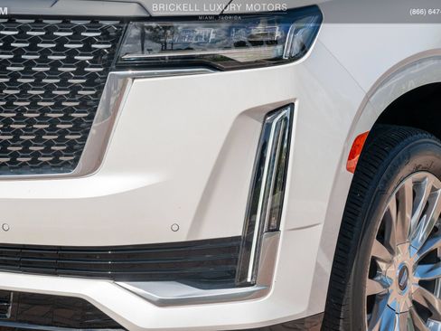 Used 2024 Cadillac Escalade ESV Luxury AWD/4WD image 60
