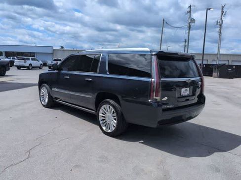 Used 2019 Cadillac Escalade ESV Platinum AWD/4WD image 6