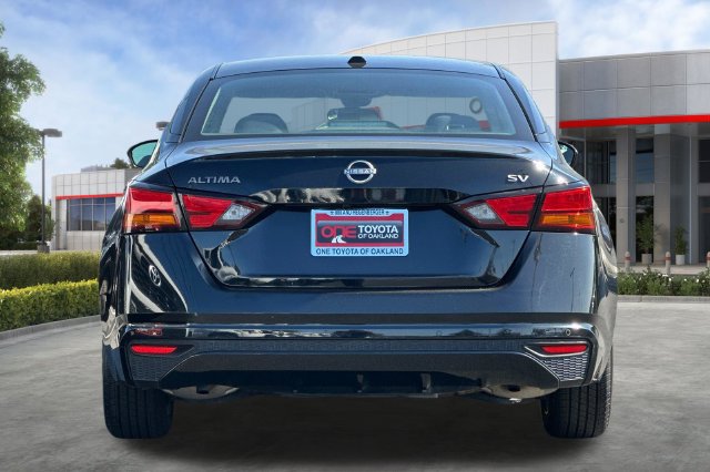 Used 2024 Nissan Altima 2.5 SV FWD image 5