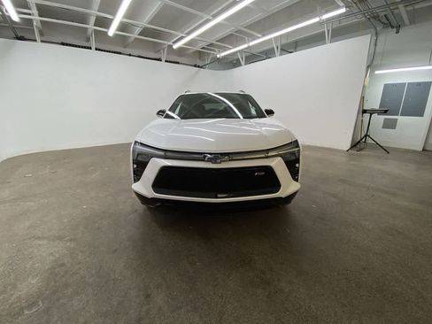 Used 2024 Chevrolet Blazer EV RS image 9