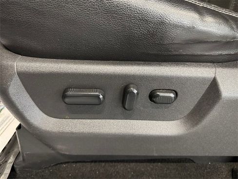 Used 2016 Ford F250 Lariat w/ Chrome Package image 24