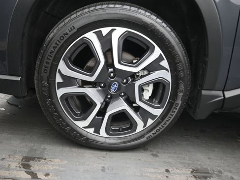 Used 2024 Subaru Ascent Limited image 11