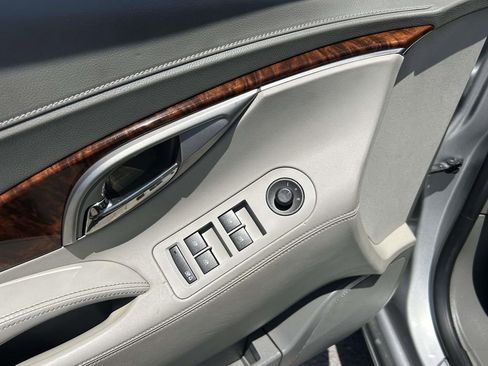 Used 2010 Buick LaCrosse CXL FWD image 19