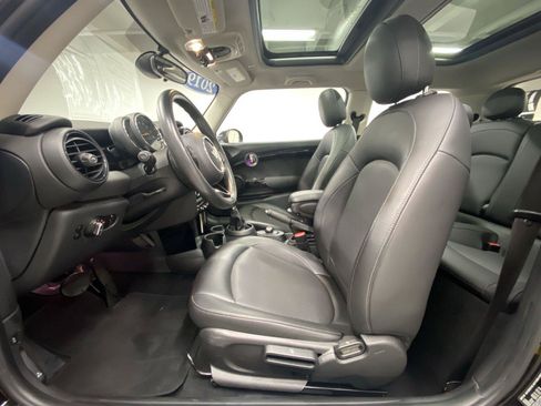 Used 2019 MINI Cooper 2-Door Hardtop FWD image 17