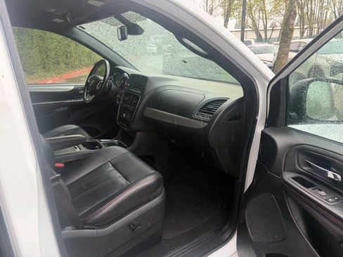 Used 2018 Dodge Grand Caravan GT image 14