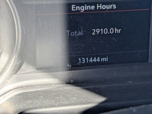 Used 2022 Chevrolet Suburban LS image 9