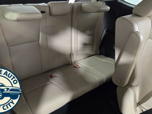 Used 2021 Toyota Highlander XLE image 41