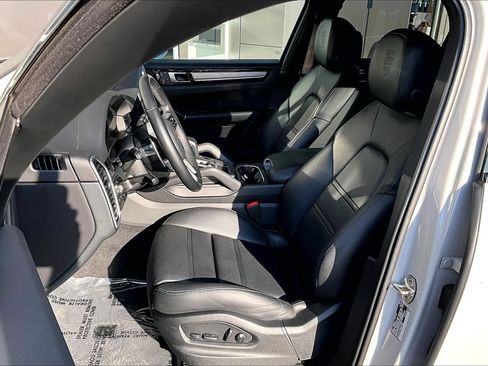 Used 2022 Porsche Cayenne Platinum Edition AWD/4WD image 25