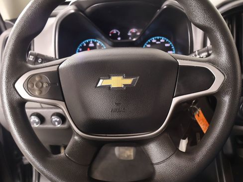 Used 2020 Chevrolet Colorado W/T w/ WT Convenience Package AWD/4WD image 3