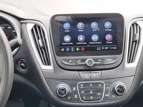 Used 2024 Chevrolet Malibu LT image 17