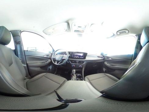 Used 2025 Buick Encore GX Preferred image 40