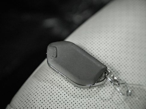 Used 2025 Kia Sorento S w/ Panoramic Sunroof Package image 48