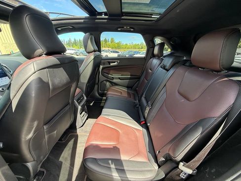 Used 2022 Ford Edge Titanium w/ Equipment Group 301A AWD/4WD image 6
