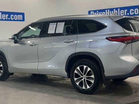 Used 2020 Toyota Highlander XLE image 6