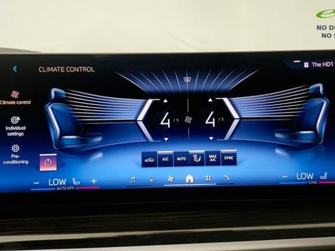 Used 2025 BMW X6 xDrive40i w/ Executive Package AWD/4WD image 65