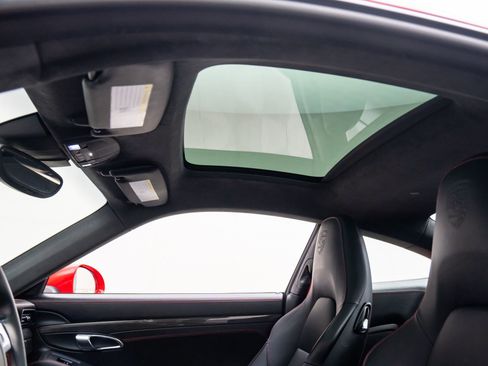 Used 2014 Porsche 911 Turbo S image 19