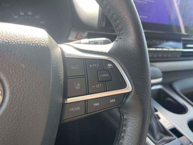 Certified 2025 Toyota Sienna XLE FWD image 25