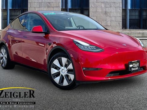 Used 2022 Tesla Model Y Long Range AWD/4WD image 1