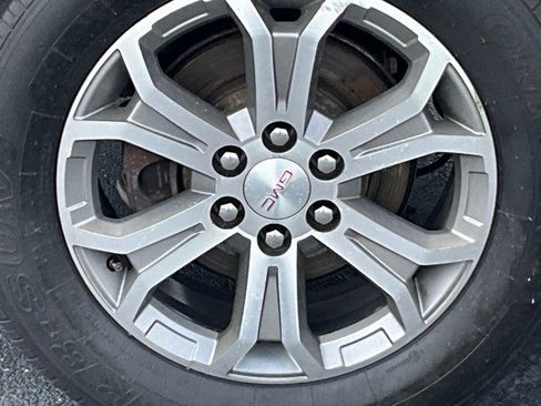 Used 2015 GMC Acadia SLT FWD image 9