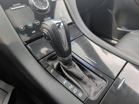 Used 2014 Ford Taurus Limited w/ Equipment Group 301A AWD/4WD image 16