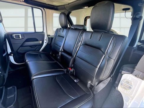 Used 2022 Jeep Wrangler Unlimited Sahara w/ Cold Weather Group image 26