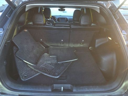 Used 2019 Jeep Cherokee Trailhawk w/ Comfort/Convenience Group image 14