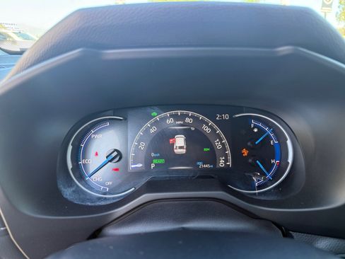 Used 2023 Toyota RAV4 Hybrid Woodland image 24