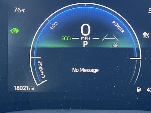 Used 2025 Toyota Camry SE image 20