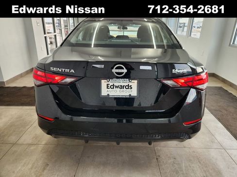 Used 2025 Nissan Sentra S image 6