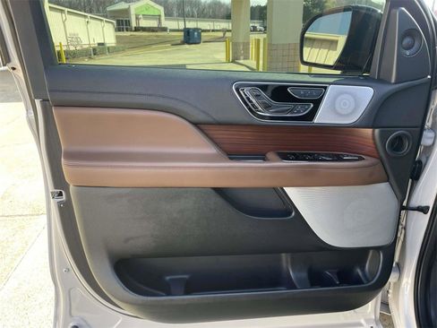 Certified 2023 Lincoln Navigator Reserve image 15