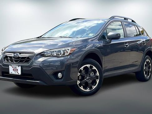 Used 2023 Subaru Crosstrek 2.0i Premium image 3