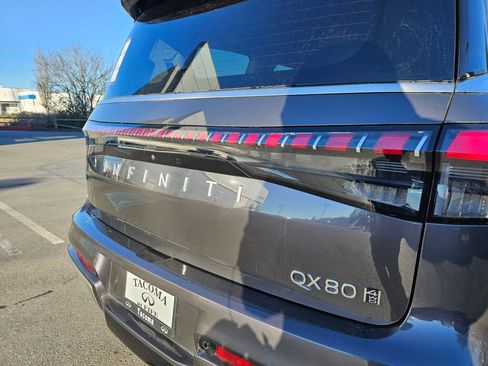 New 2025 INFINITI QX80 Luxe image 18