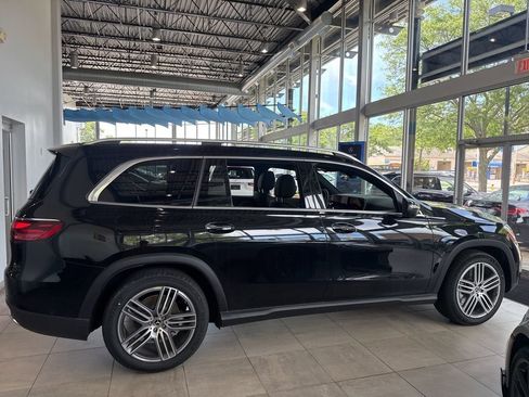 Certified 2025 Mercedes-Benz GLS 450 4MATIC image 8