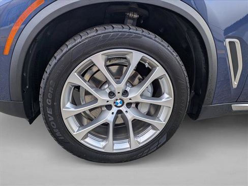 Used 2021 BMW X5 xDrive40i w/ Premium Package 3 AWD/4WD image 25