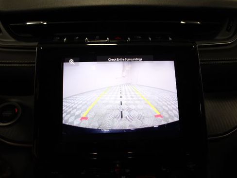 Used 2023 Jeep Grand Cherokee Altitude AWD/4WD image 4