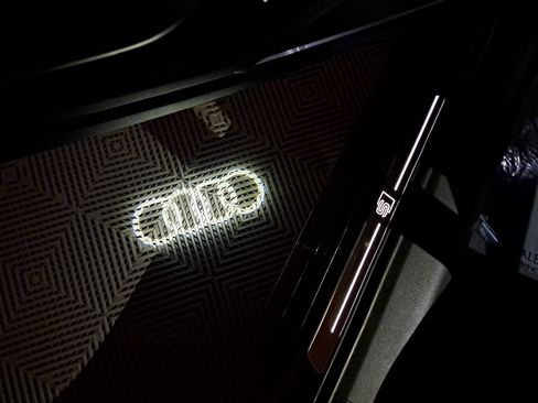 Used 2020 Audi S6 Premium Plus w/ S Sport Package image 48