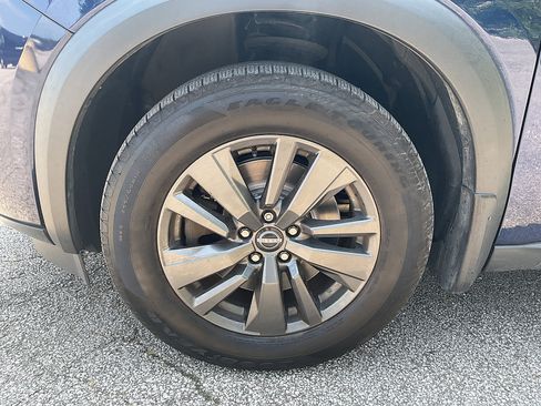 Used 2022 Nissan Pathfinder SV w/ SV Premium Package AWD/4WD image 17