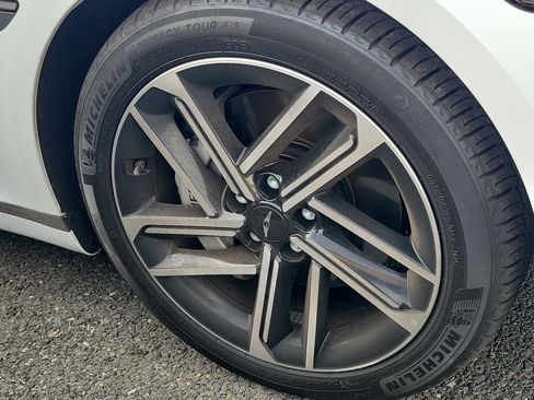 Certified 2026 Genesis G80 2.5T Advanced AWD/4WD image 4